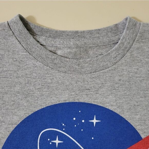 Buzz Aldrin Boy's Gray Crewneck Short Sleeve NASA Graphic T-Shirt - Picture 6 of 10